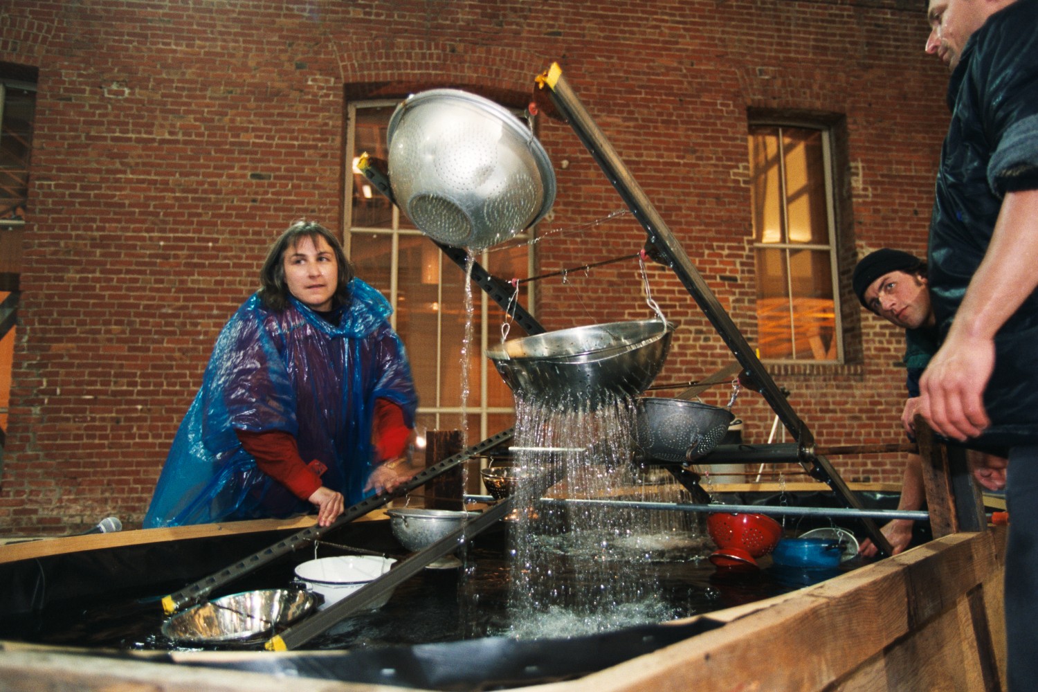 performance detail withe colander see-saw